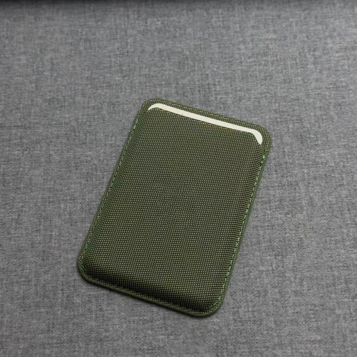 Magsafe-compatible Tech Fabric Card Holder With A Woven Texture And Strong Magnetic Attachment - AMOCARTd2686b3e9be08b3dbdf6730f6e215520